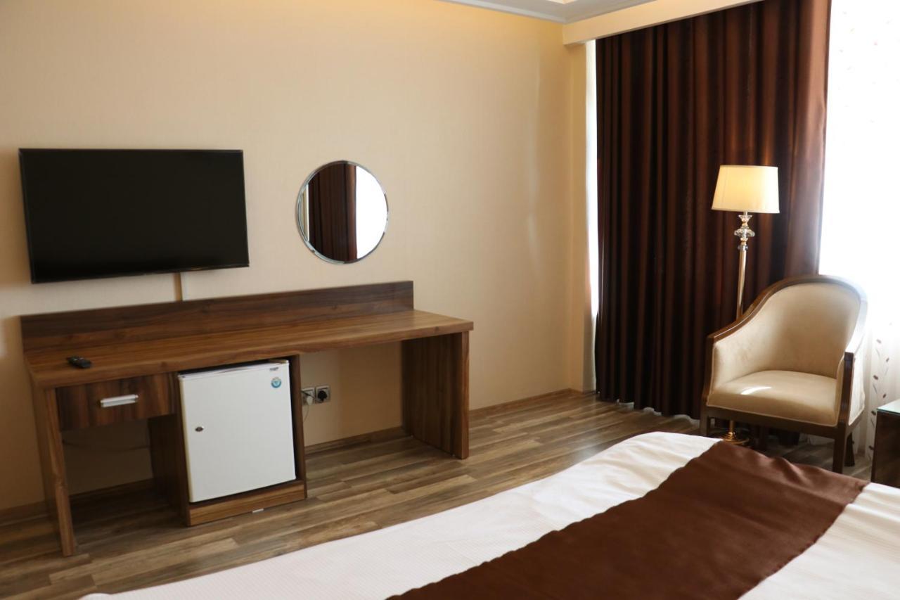 Resort & Hotel Intercontinental Кабул Екстериор снимка